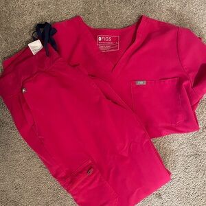 Figs scrubs set in Ultra Rose